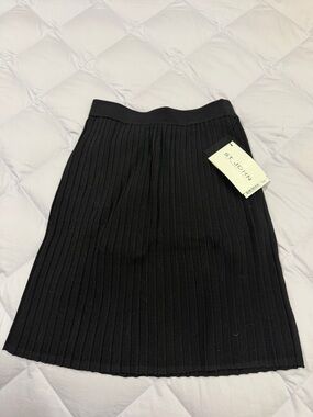 St. John Black Ribbed A-Line Knit Skirt